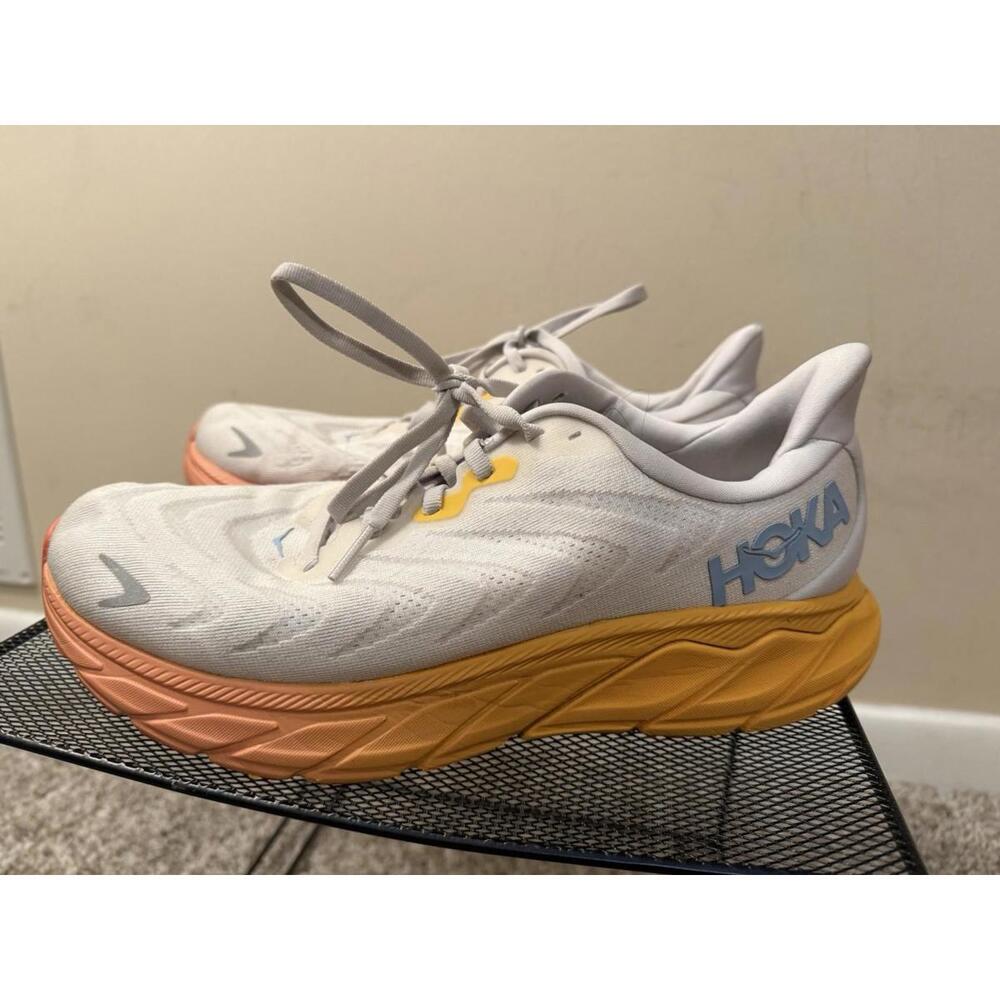 Size 9.5 - Hoka One One HOKA Arahi 6 Nimbus Cloud Orange W